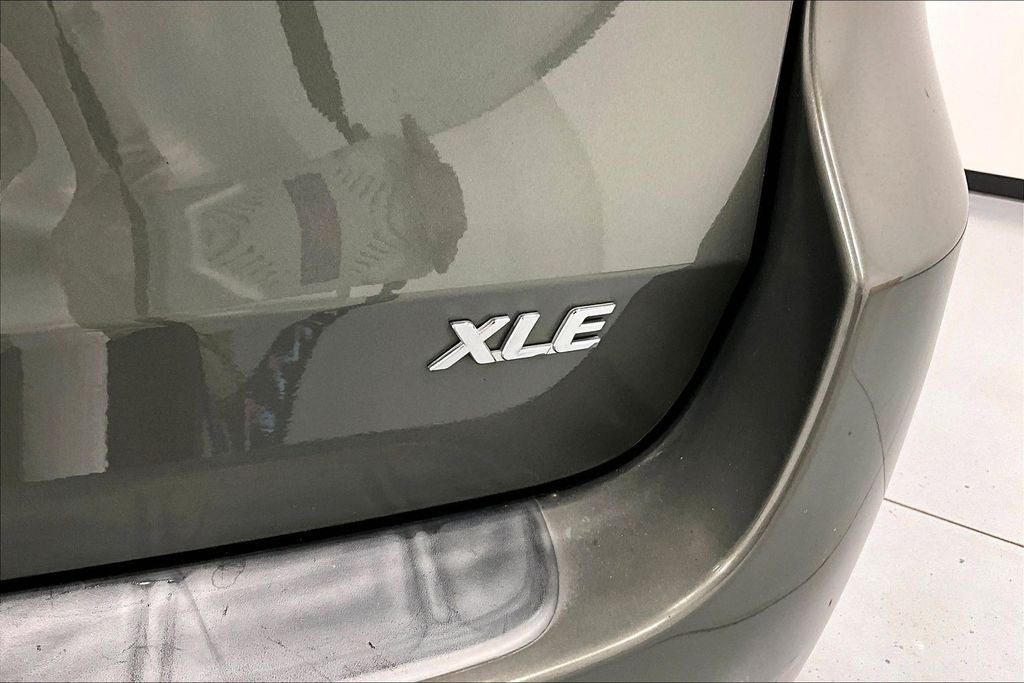 2013 Toyota Sienna XLE 8 Passenger
