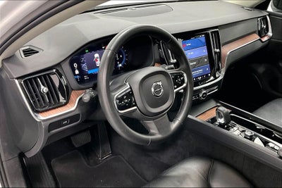 2024 Volvo S60 B5 Plus Dark Theme