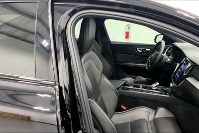 2024 Volvo S60 B5 Plus Black Edition