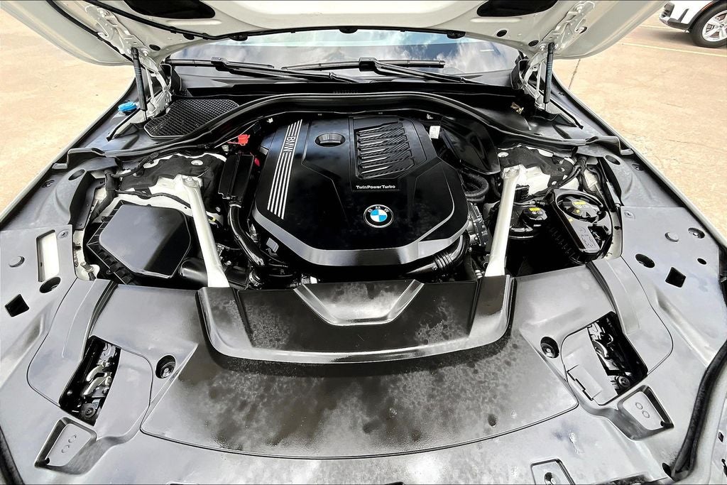 2022 BMW 7 Series 740i