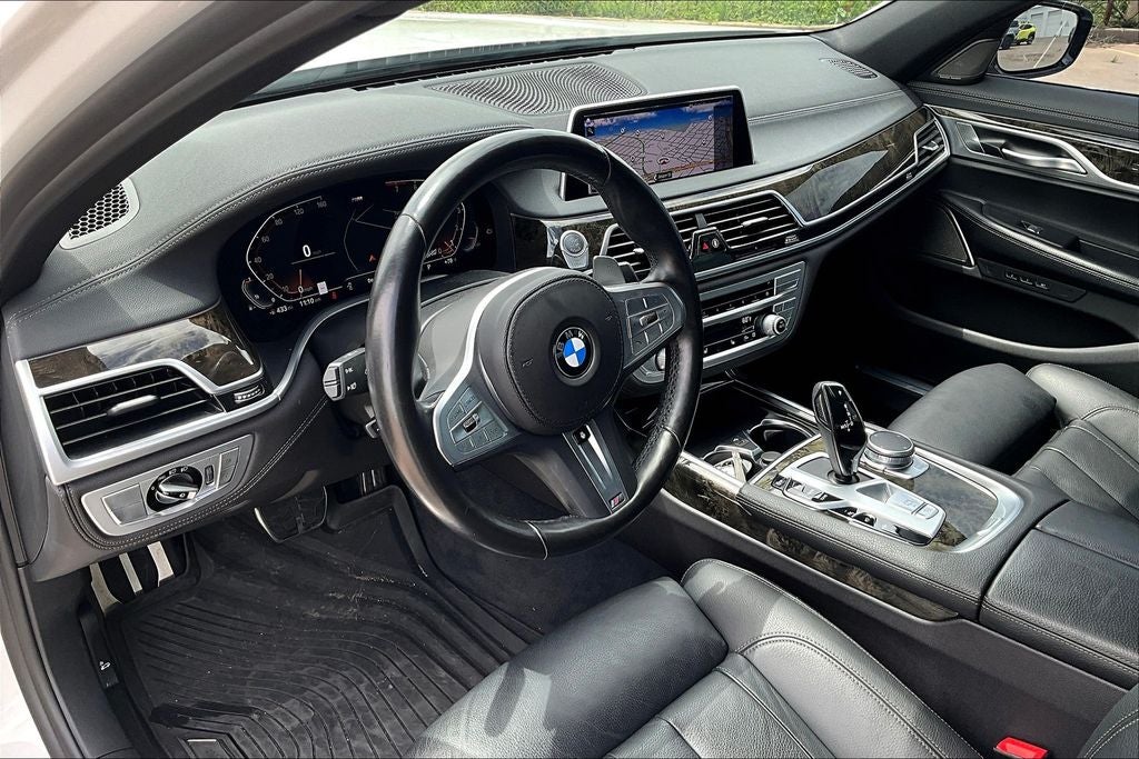 2022 BMW 7 Series 740i