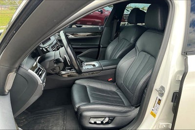 2022 BMW 7 Series 740i
