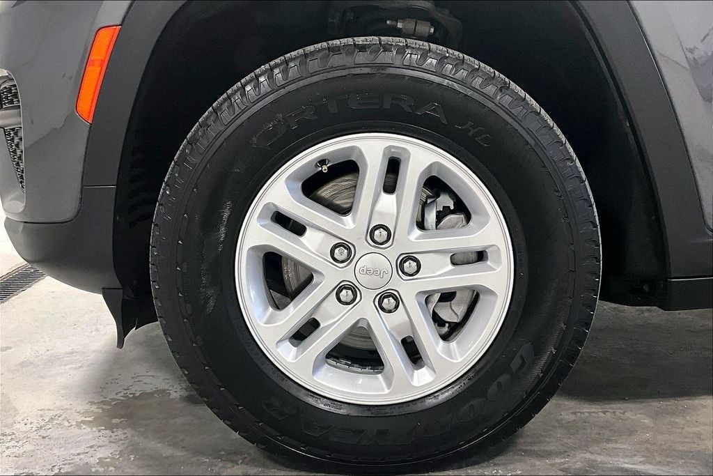 2024 Jeep Grand Cherokee Laredo