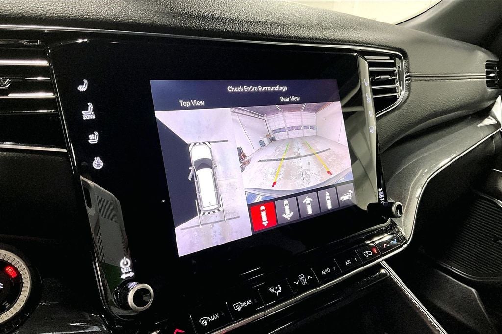 2023 Jeep Wagoneer Base