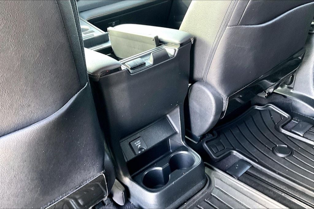 2024 Toyota Sienna Woodland Edition 7 Passenger