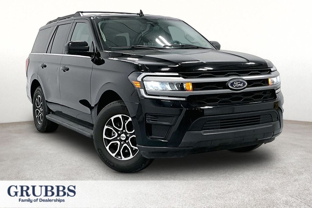2023 Ford Expedition XLT's photo