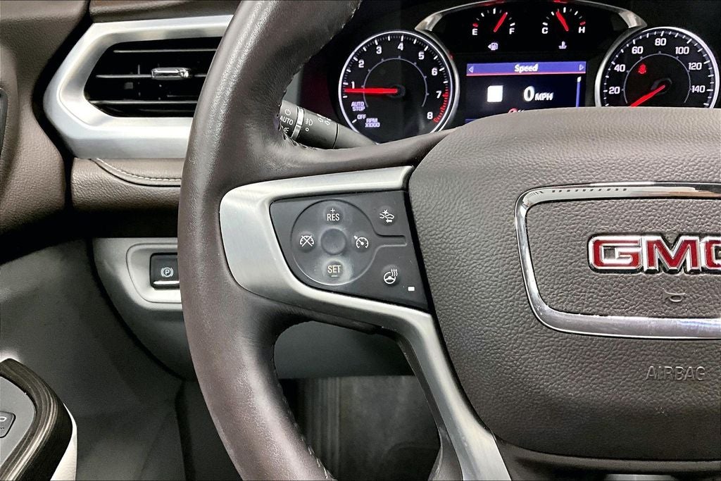 2022 GMC Acadia SLT