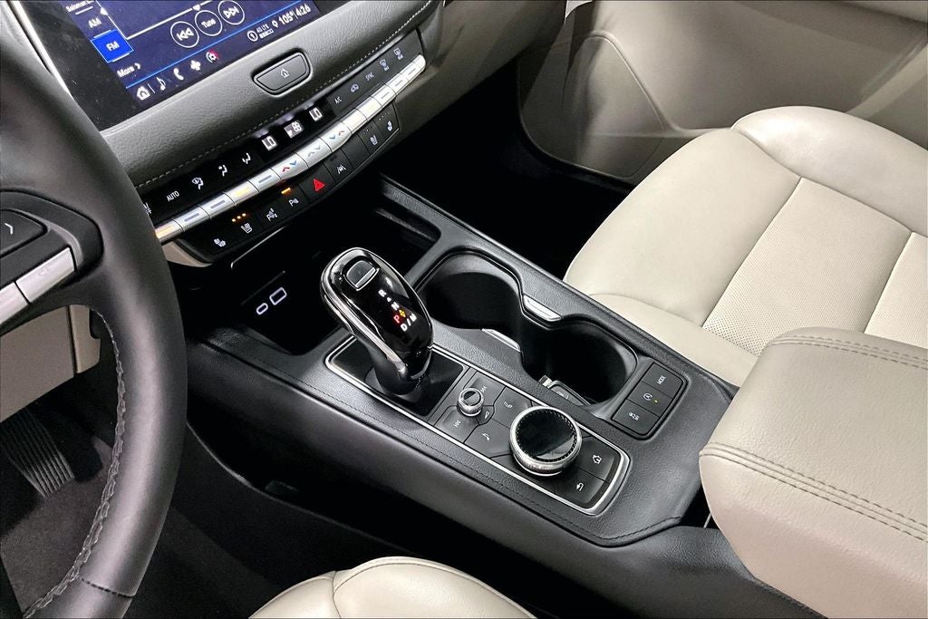 2023 Cadillac XT4 Premium Luxury