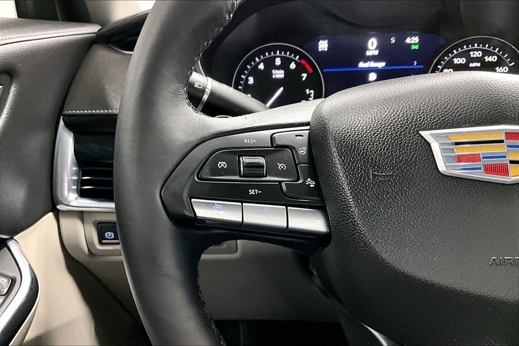 2023 Cadillac XT4 Premium Luxury