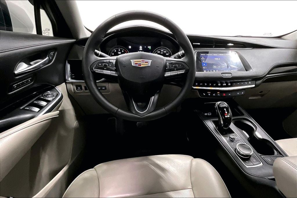 2023 Cadillac XT4 Premium Luxury