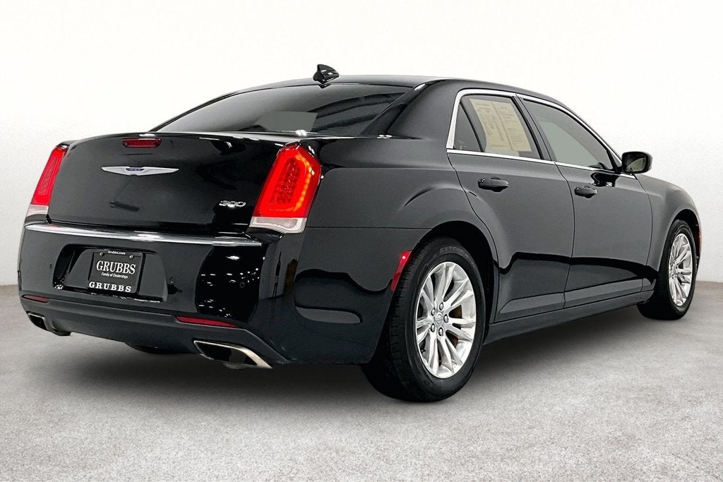 2021 Chrysler 300 Touring