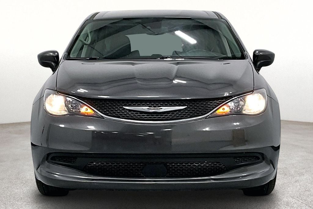 2021 Chrysler Voyager LX