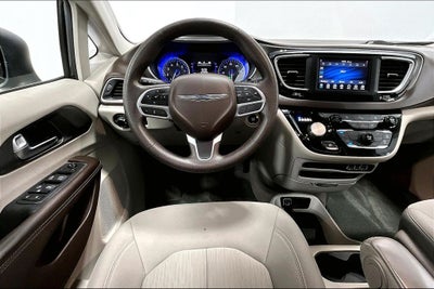 2021 Chrysler Voyager LX