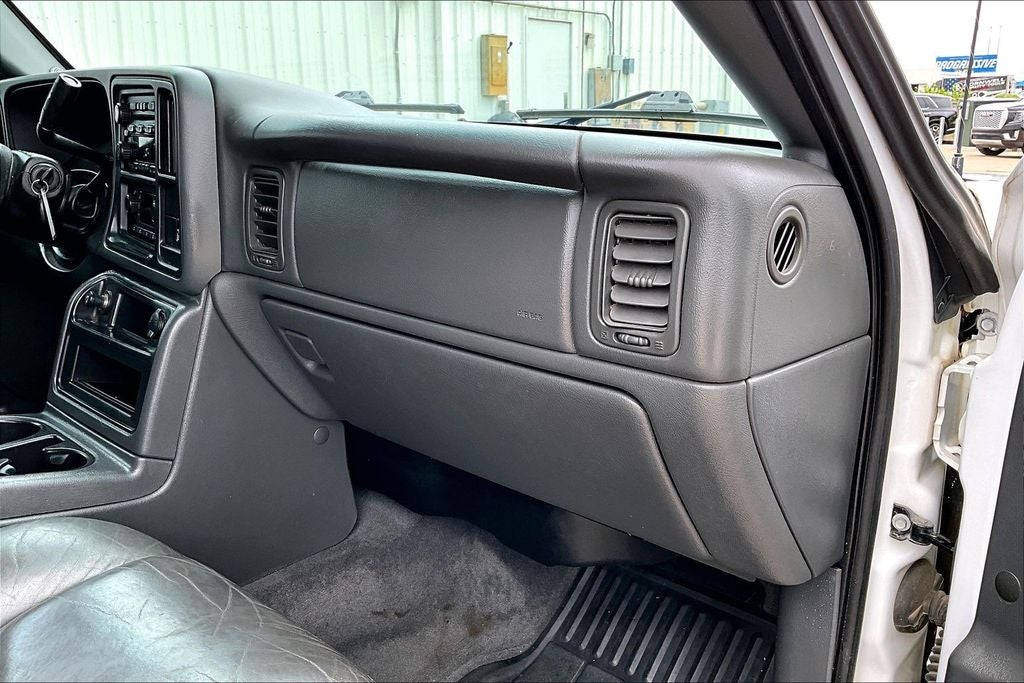 2004 Chevrolet Avalanche 1500 Base