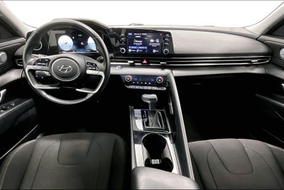 2022 Hyundai ELANTRA SEL
