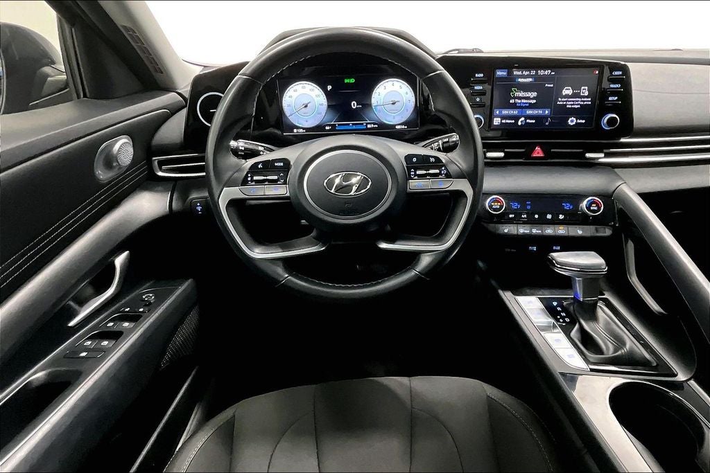 2022 Hyundai ELANTRA SEL