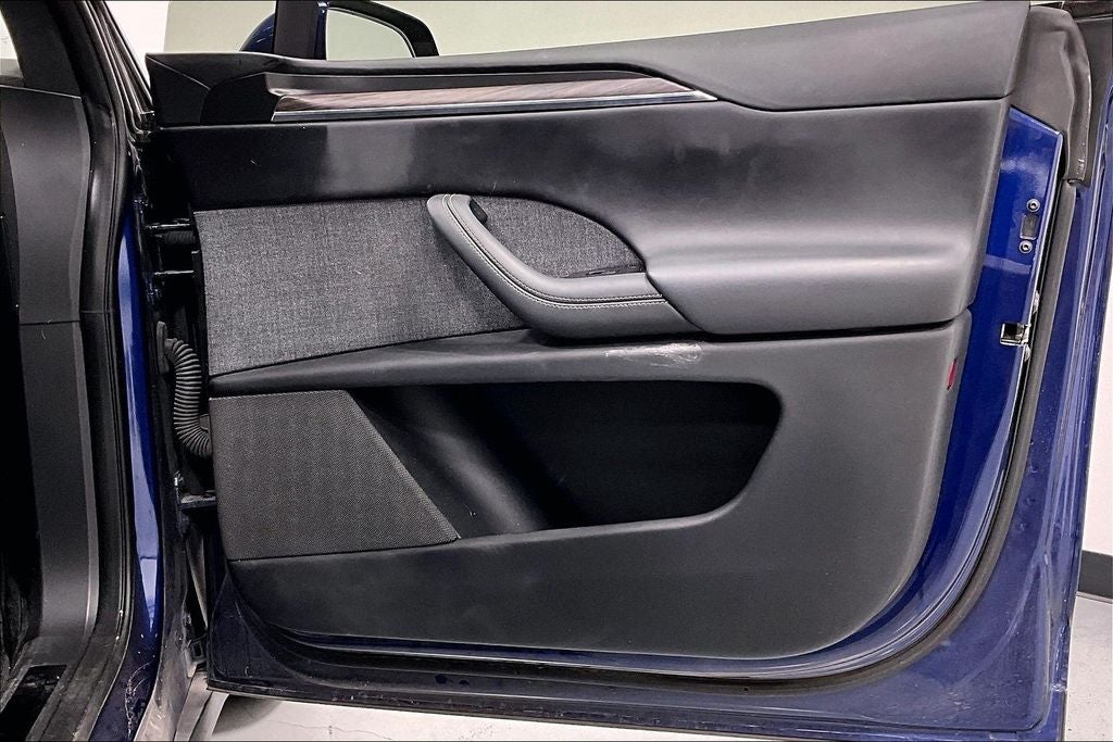 2022 Tesla Model X Base