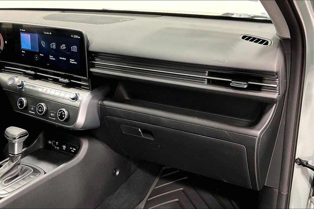 2026 Hyundai KONA SE FWD