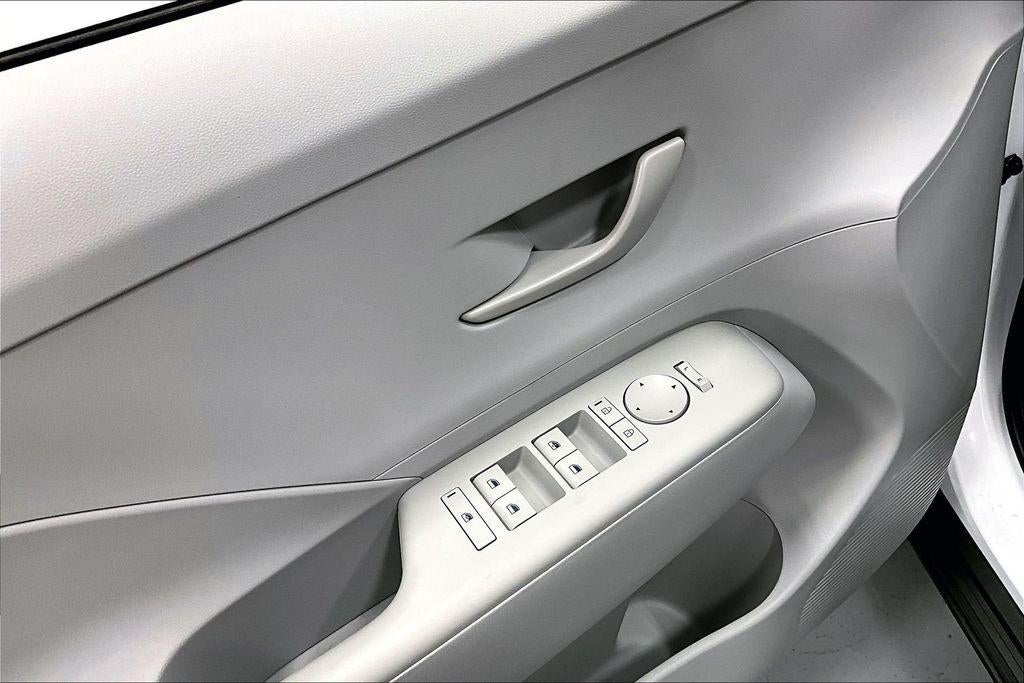 2026 Hyundai KONA SE FWD