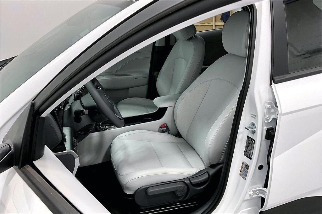 2026 Hyundai KONA SE FWD