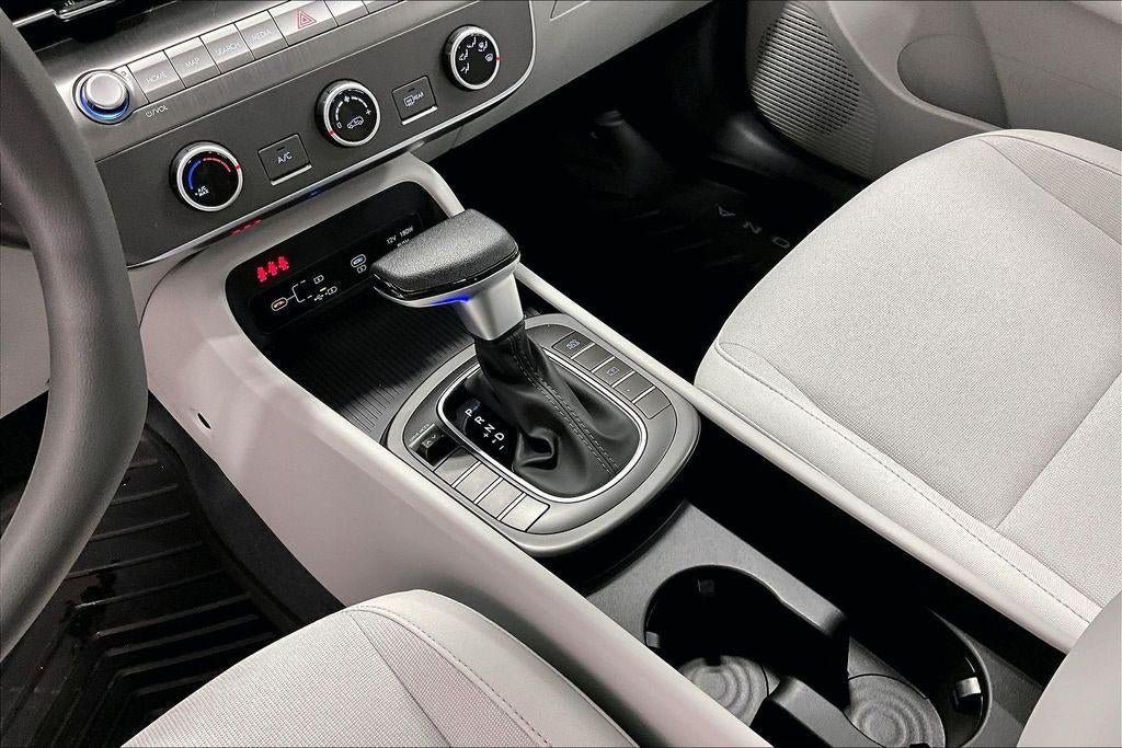 2026 Hyundai KONA SE FWD