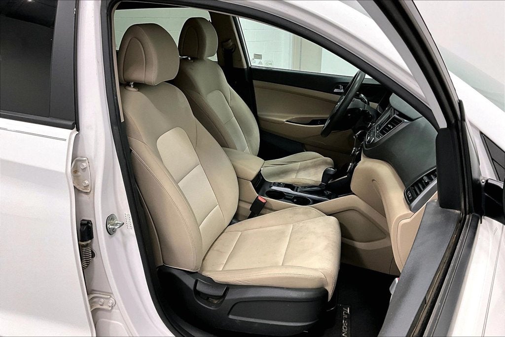 2017 Hyundai TUCSON SE