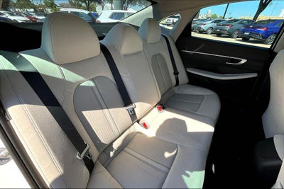 2025 Hyundai SONATA SE