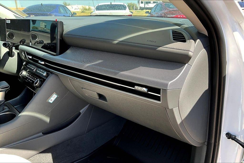 2025 Hyundai SONATA SE