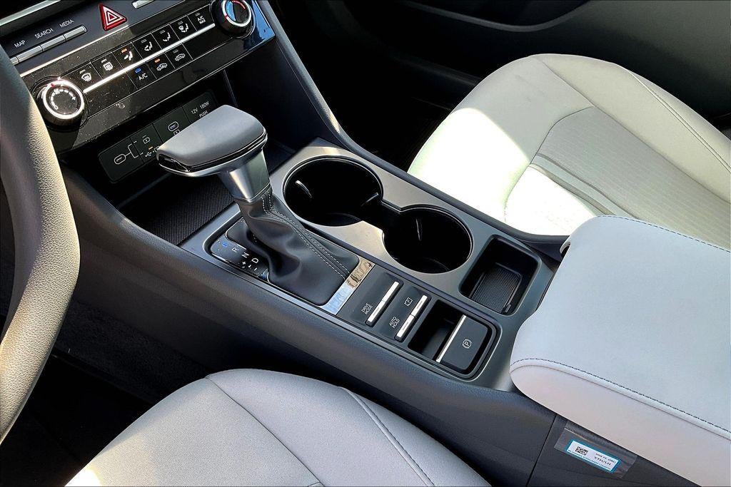 2025 Hyundai SONATA SE