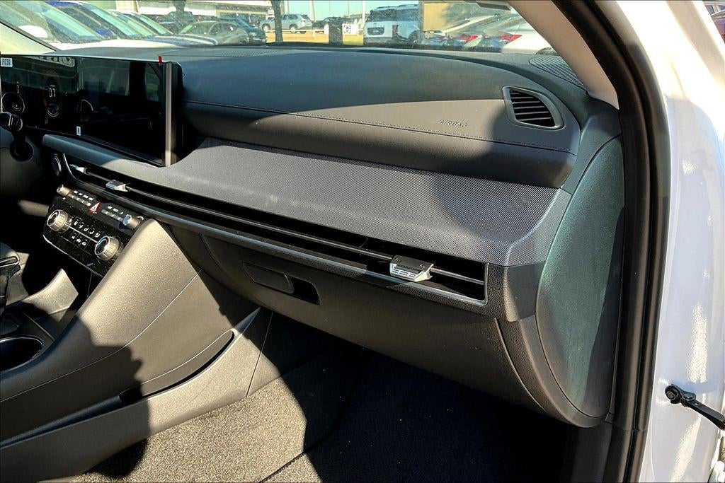 2025 Hyundai SONATA SE