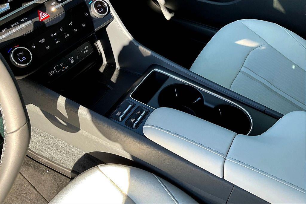 2025 Hyundai SONATA HYBRID SEL