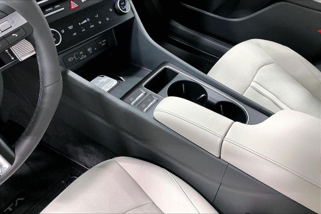 2026 Hyundai SONATA HYBRID SEL