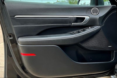 2022 Hyundai SONATA HYBRID Limited