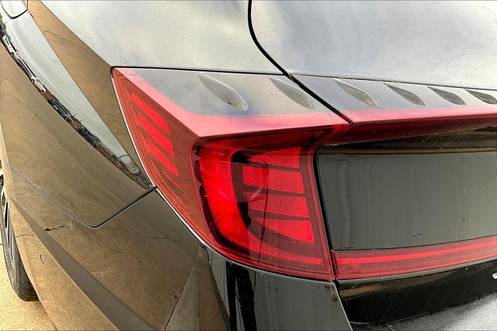 2022 Hyundai SONATA HYBRID Limited