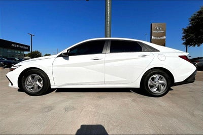 2025 Hyundai ELANTRA SE