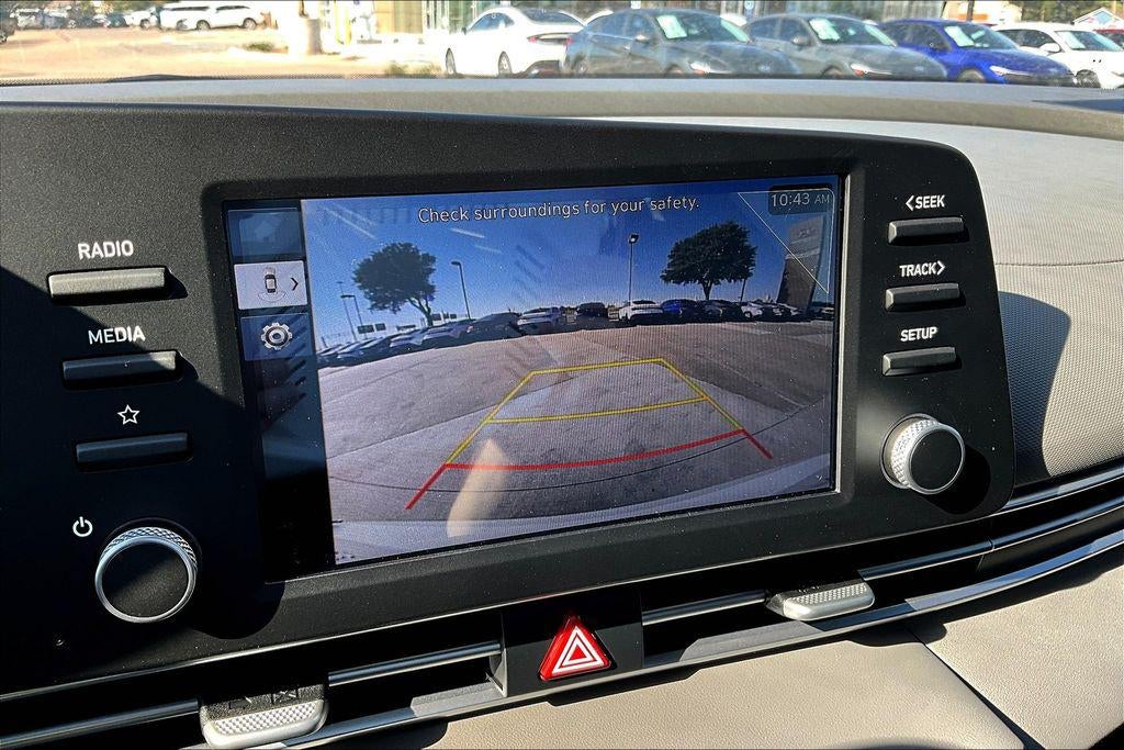 2025 Hyundai ELANTRA SE