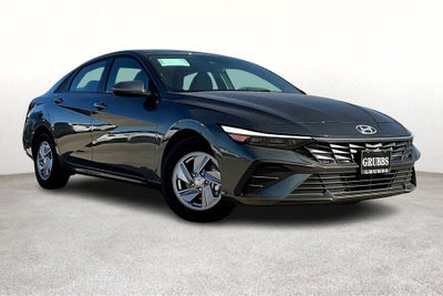 2025 Hyundai ELANTRA SE
