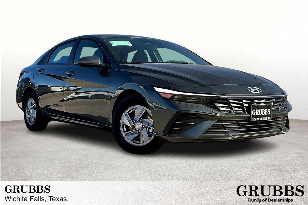 2025 Hyundai ELANTRA SE