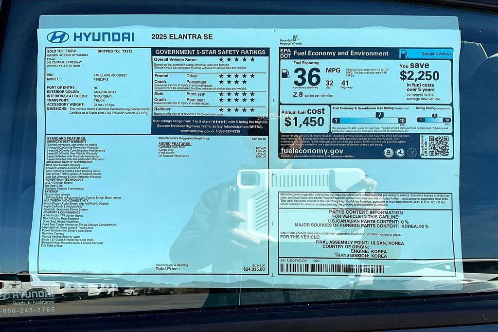 2025 Hyundai ELANTRA SE