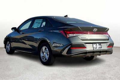 2025 Hyundai ELANTRA SE