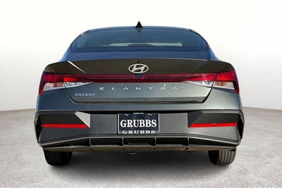 2025 Hyundai ELANTRA SE