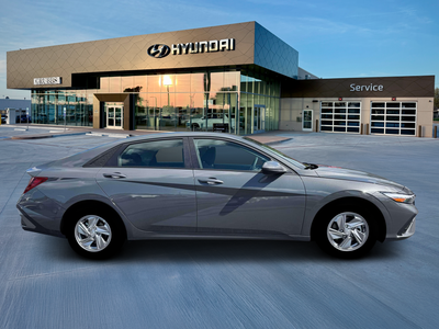 2026 Hyundai ELANTRA SE
