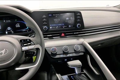 2026 Hyundai ELANTRA SE
