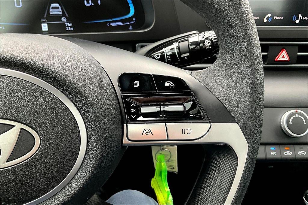 2025 Hyundai ELANTRA SE