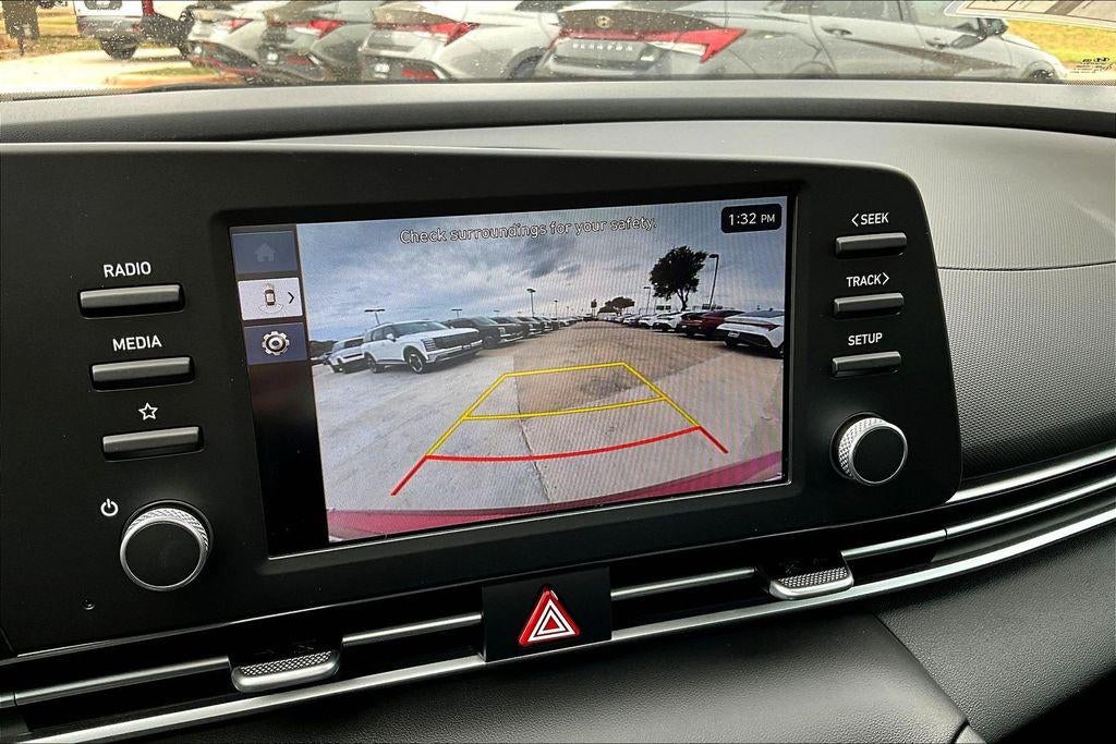 2025 Hyundai ELANTRA SE