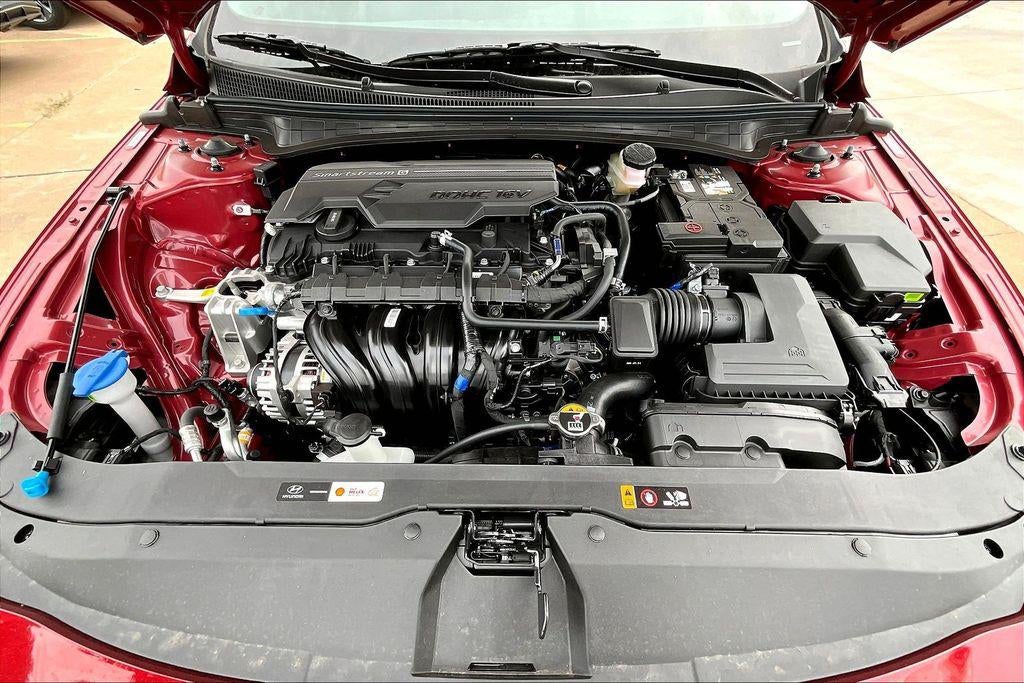 2025 Hyundai ELANTRA SE