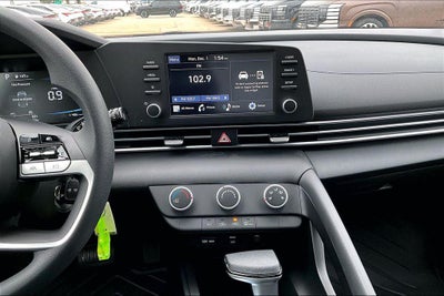 2026 Hyundai ELANTRA SE