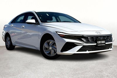 2025 Hyundai ELANTRA SE