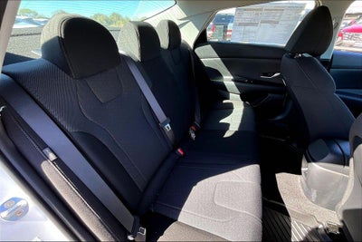 2025 Hyundai ELANTRA SE