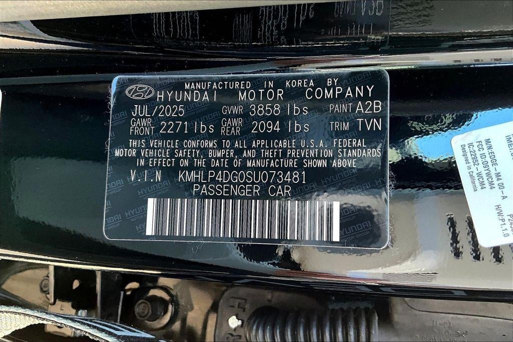 2025 Hyundai ELANTRA Limited